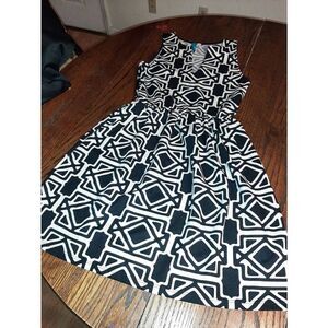 Medium Buttons Sleeveless Elastic Waist Black White V-Neck Midi Dress